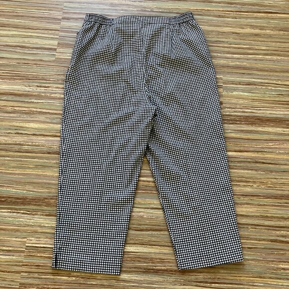 Sag Harbor Black & White Gingham Cropped Capri Pants with Pockets - Picture 7 of 7